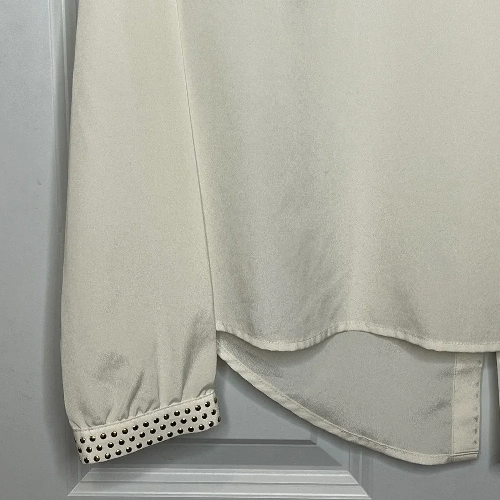 The Limited Studded Split Back Ivory Blouse Size Medium‎ Long Sleeve Cream Top